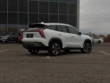 Купить Geely Atlas Белый 2.0T 4WD AT (200 л.с.) от 3634190 ₽. в Саратове