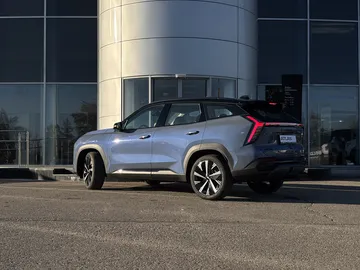 Купить Geely Atlas, II Голубой 2.0 AT (200 л.с.) 4WD от 3205990 ₽. в Саратове