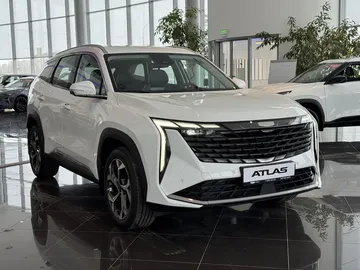 Купить Geely Atlas, II Белый 2.0 AT (200 л.с.) 4WD от 3070990 ₽. в Саратове