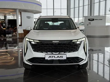 Купить Geely Atlas, II Белый 2.0 AT (200 л.с.) 4WD от 3070990 ₽. в Саратове