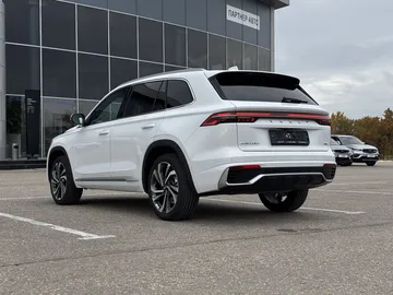 Купить Geely Monjaro Белый 2.0 4WD AT (238 л.с.) от 4302190 ₽. в Саратове