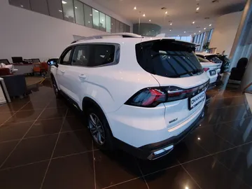 Купить Geely Okavango, I Рестайлинг Белый 2.0 AMT (200 л.с.) от 2958990 ₽. в Саратове